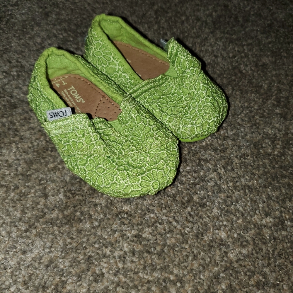 Toms